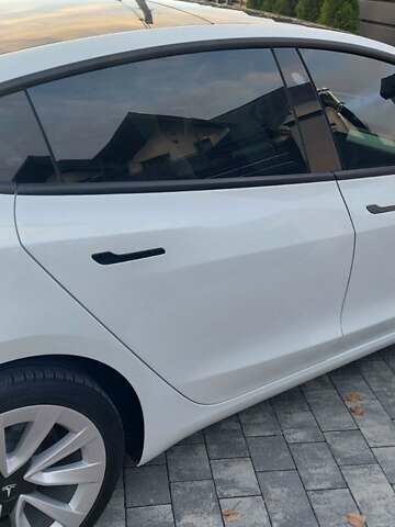 Білий Тесла Модель 3, об'ємом двигуна 0 л та пробігом 35 тис. км за 21800 $, фото 20 на Automoto.ua