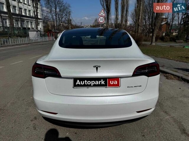 Білий Тесла Модель 3, об'ємом двигуна 0 л та пробігом 55 тис. км за 22840 $, фото 7 на Automoto.ua