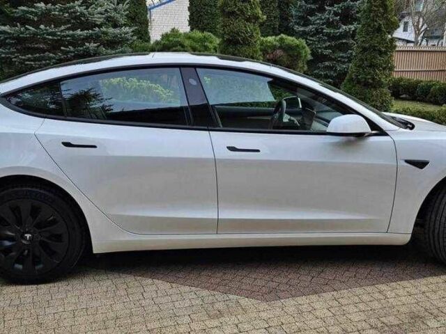 Белый Тесла Модель 3, объемом двигателя 0 л и пробегом 57 тыс. км за 15545 $, фото 6 на Automoto.ua