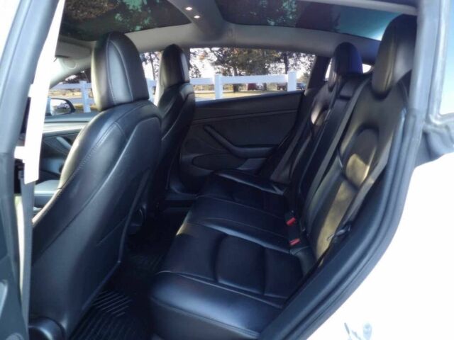 Белый Тесла Модель 3, объемом двигателя 0 л и пробегом 23 тыс. км за 18200 $, фото 9 на Automoto.ua