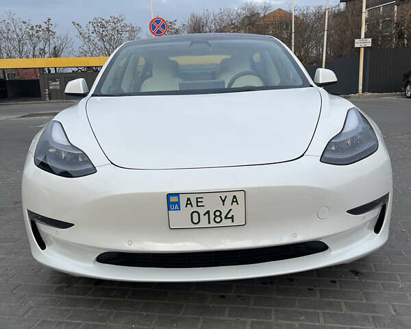Белый Тесла Модель 3, объемом двигателя 0 л и пробегом 15 тыс. км за 22900 $, фото 1 на Automoto.ua