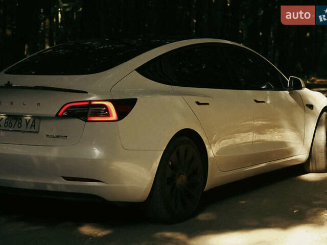 Белый Тесла Модель 3, объемом двигателя 0 л и пробегом 94 тыс. км за 25500 $, фото 7 на Automoto.ua