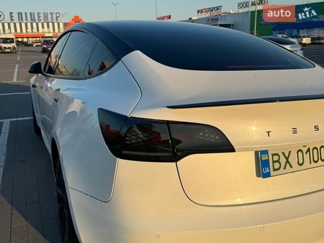 Белый Тесла Модель 3, объемом двигателя 0 л и пробегом 14 тыс. км за 29500 $, фото 4 на Automoto.ua