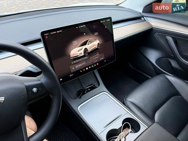 Белый Тесла Модель 3, объемом двигателя 0 л и пробегом 90 тыс. км за 20900 $, фото 64 на Automoto.ua