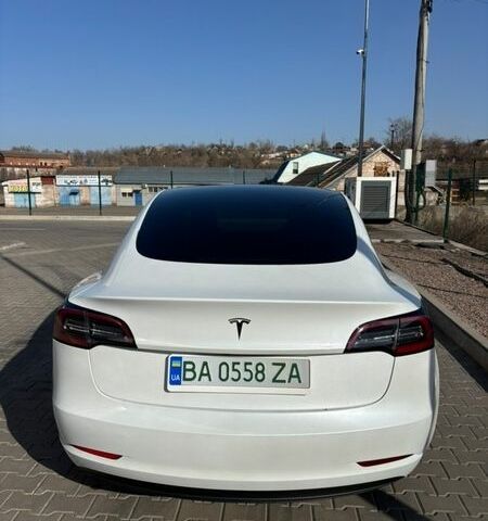 Білий Тесла Модель 3, об'ємом двигуна 0 л та пробігом 88 тис. км за 22500 $, фото 3 на Automoto.ua