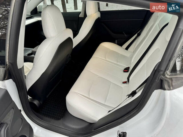 Білий Тесла Модель 3, об'ємом двигуна 0 л та пробігом 89 тис. км за 22000 $, фото 20 на Automoto.ua