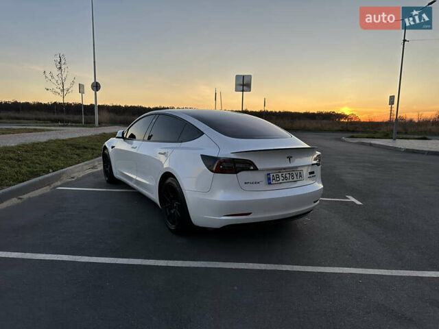 Белый Тесла Модель 3, объемом двигателя 0 л и пробегом 46 тыс. км за 28500 $, фото 12 на Automoto.ua
