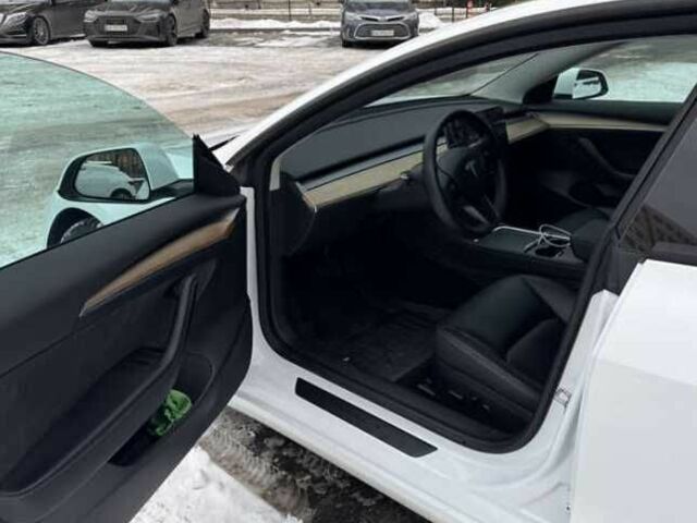 Белый Тесла Модель 3, объемом двигателя 0 л и пробегом 50 тыс. км за 14500 $, фото 11 на Automoto.ua