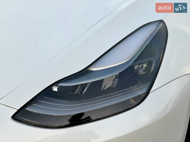 Белый Тесла Модель 3, объемом двигателя 0 л и пробегом 1 тыс. км за 37999 $, фото 15 на Automoto.ua