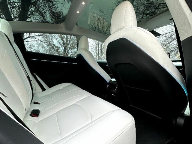 Белый Тесла Модель 3, объемом двигателя 0 л и пробегом 48 тыс. км за 25500 $, фото 5 на Automoto.ua