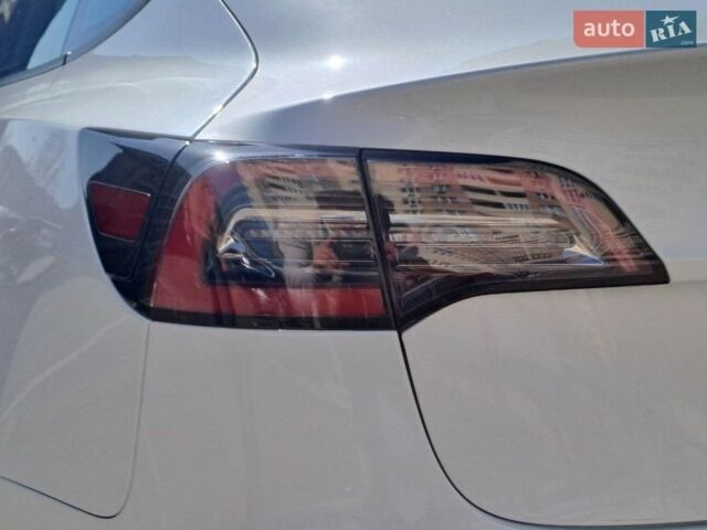 Білий Тесла Модель 3, об'ємом двигуна 0 л та пробігом 36 тис. км за 19990 $, фото 9 на Automoto.ua