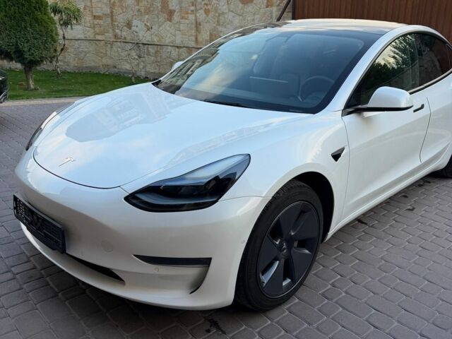 Белый Тесла Модель 3, объемом двигателя 0 л и пробегом 99 тыс. км за 23500 $, фото 2 на Automoto.ua