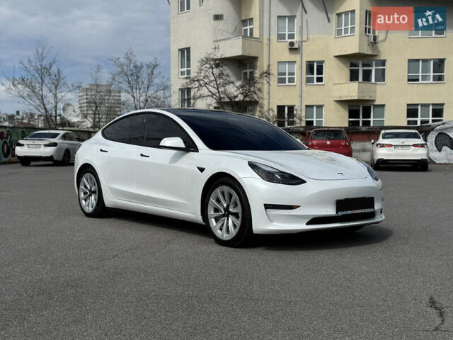 Белый Тесла Модель 3, объемом двигателя 0 л и пробегом 29 тыс. км за 24500 $, фото 7 на Automoto.ua