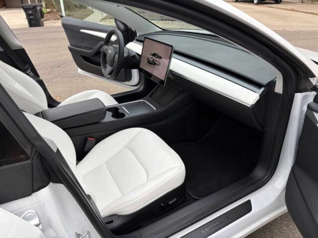 Білий Тесла Модель 3, об'ємом двигуна 0 л та пробігом 12 тис. км за 9000 $, фото 9 на Automoto.ua