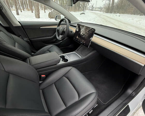 Білий Тесла Модель 3, об'ємом двигуна 0 л та пробігом 42 тис. км за 22100 $, фото 14 на Automoto.ua