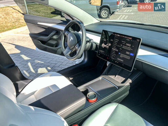 Білий Тесла Модель 3, об'ємом двигуна 0 л та пробігом 10 тис. км за 27900 $, фото 20 на Automoto.ua
