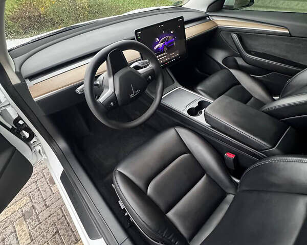 Белый Тесла Модель 3, объемом двигателя 0 л и пробегом 109 тыс. км за 20500 $, фото 5 на Automoto.ua