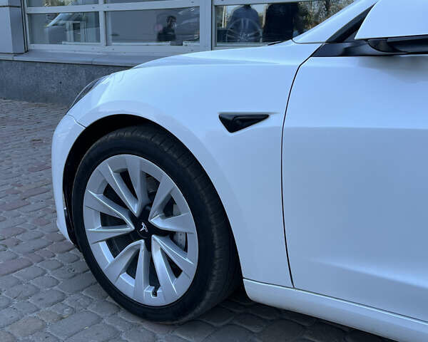 Білий Тесла Модель 3, об'ємом двигуна 0 л та пробігом 55 тис. км за 22700 $, фото 9 на Automoto.ua