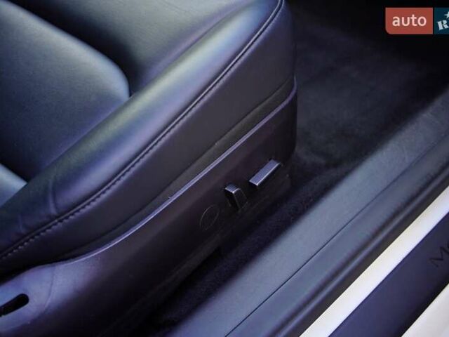 Білий Тесла Модель 3, об'ємом двигуна 0 л та пробігом 33 тис. км за 20700 $, фото 31 на Automoto.ua