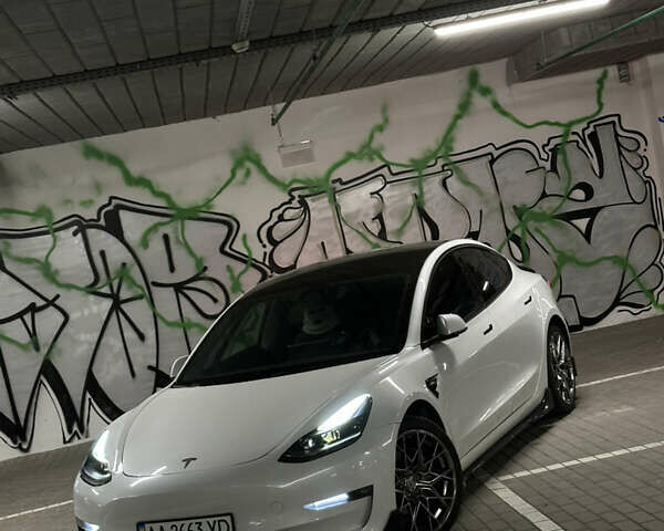 Білий Тесла Модель 3, об'ємом двигуна 0 л та пробігом 74 тис. км за 21800 $, фото 24 на Automoto.ua