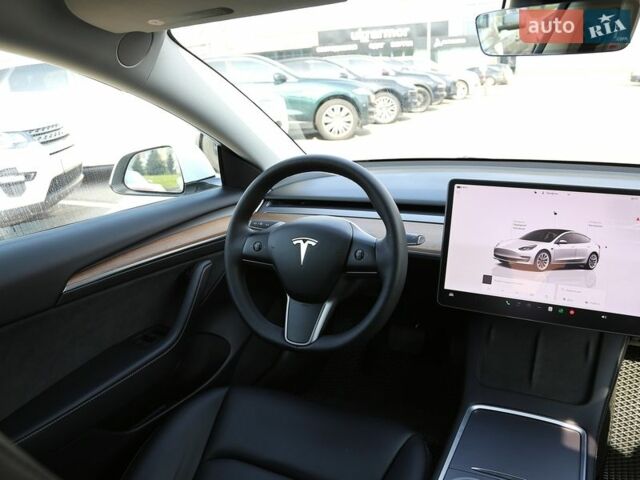 Білий Тесла Модель 3, об'ємом двигуна 0 л та пробігом 47 тис. км за 25000 $, фото 5 на Automoto.ua