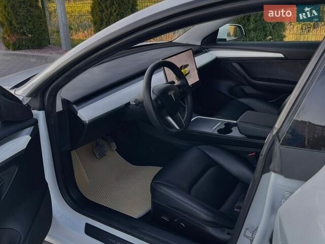 Білий Тесла Модель 3, об'ємом двигуна 0 л та пробігом 84 тис. км за 18100 $, фото 9 на Automoto.ua