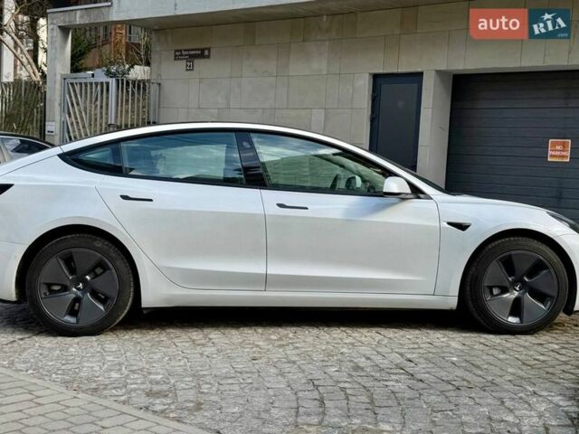 Белый Тесла Модель 3, объемом двигателя 0 л и пробегом 34 тыс. км за 21500 $, фото 7 на Automoto.ua