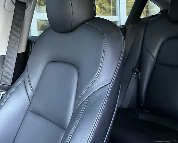 Білий Тесла Модель 3, об'ємом двигуна 0 л та пробігом 55 тис. км за 22700 $, фото 12 на Automoto.ua