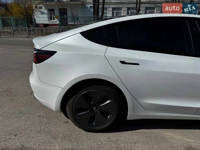 Белый Тесла Модель 3, объемом двигателя 0 л и пробегом 55 тыс. км за 22990 $, фото 5 на Automoto.ua