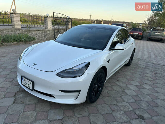 Белый Тесла Модель 3, объемом двигателя 0 л и пробегом 48 тыс. км за 22500 $, фото 1 на Automoto.ua
