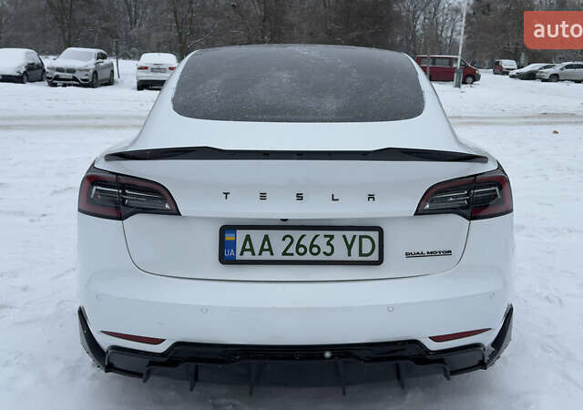 Білий Тесла Модель 3, об'ємом двигуна 0 л та пробігом 74 тис. км за 21800 $, фото 5 на Automoto.ua