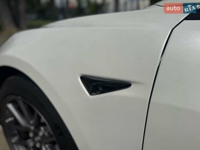 Белый Тесла Модель 3, объемом двигателя 0 л и пробегом 39 тыс. км за 21200 $, фото 48 на Automoto.ua