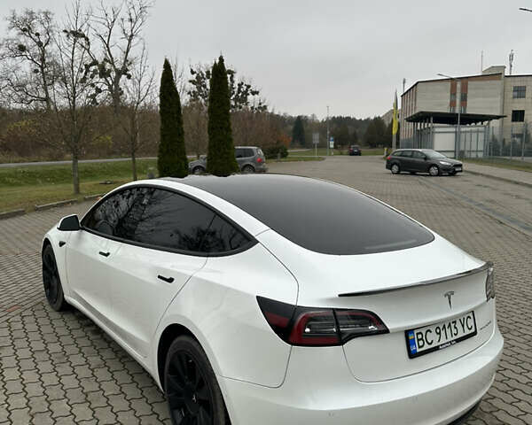 Белый Тесла Модель 3, объемом двигателя 0 л и пробегом 132 тыс. км за 21999 $, фото 8 на Automoto.ua