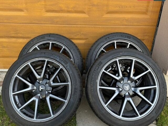 Белый Тесла Модель 3, объемом двигателя 0 л и пробегом 94 тыс. км за 21800 $, фото 37 на Automoto.ua