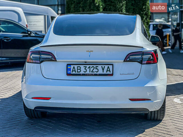 Білий Тесла Модель 3, об'ємом двигуна 0 л та пробігом 10 тис. км за 27900 $, фото 5 на Automoto.ua