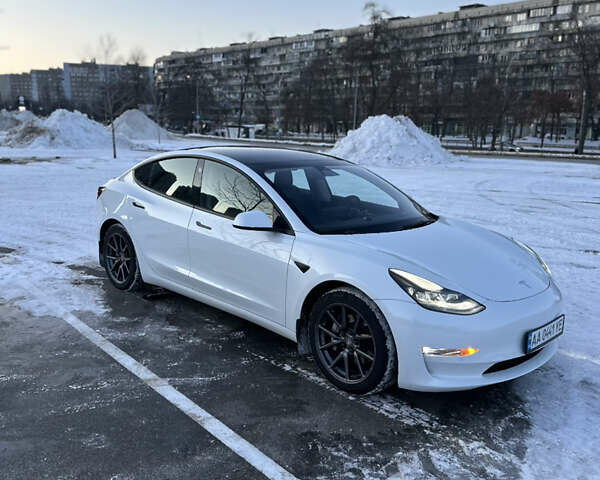 Білий Тесла Модель 3, об'ємом двигуна 0 л та пробігом 95 тис. км за 17500 $, фото 2 на Automoto.ua