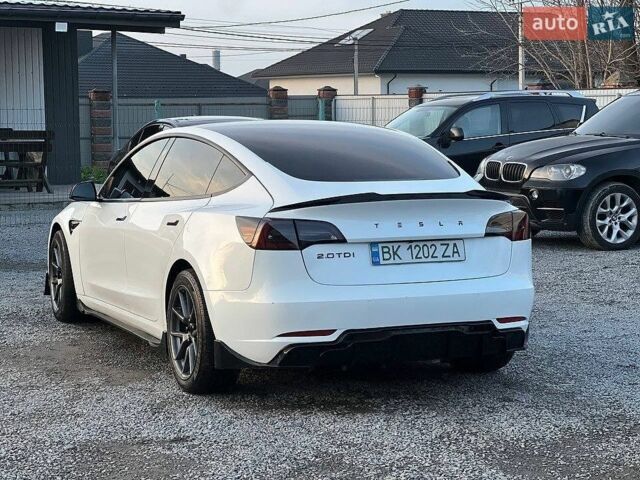 Белый Тесла Модель 3, объемом двигателя 0 л и пробегом 98 тыс. км за 19100 $, фото 5 на Automoto.ua
