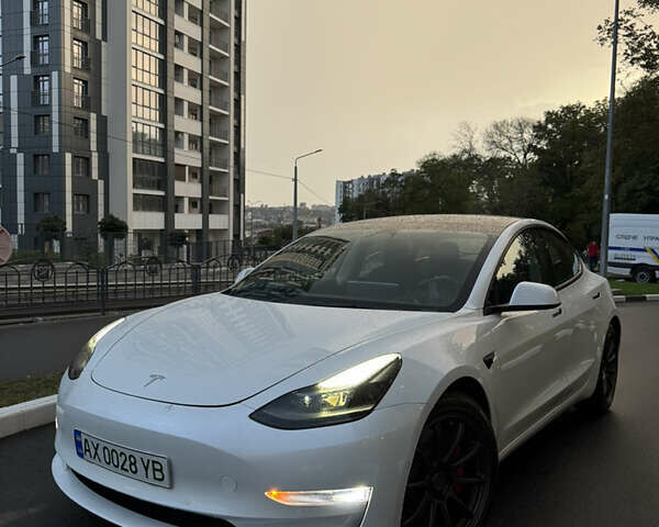 Белый Тесла Модель 3, объемом двигателя 0 л и пробегом 41 тыс. км за 25000 $, фото 3 на Automoto.ua