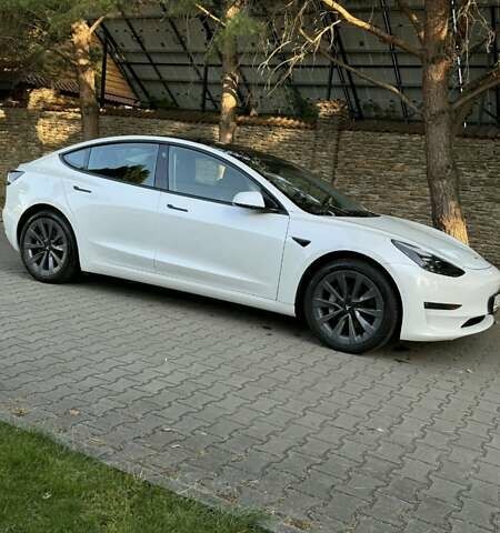 Білий Тесла Модель 3, об'ємом двигуна 0 л та пробігом 156 тис. км за 20499 $, фото 15 на Automoto.ua