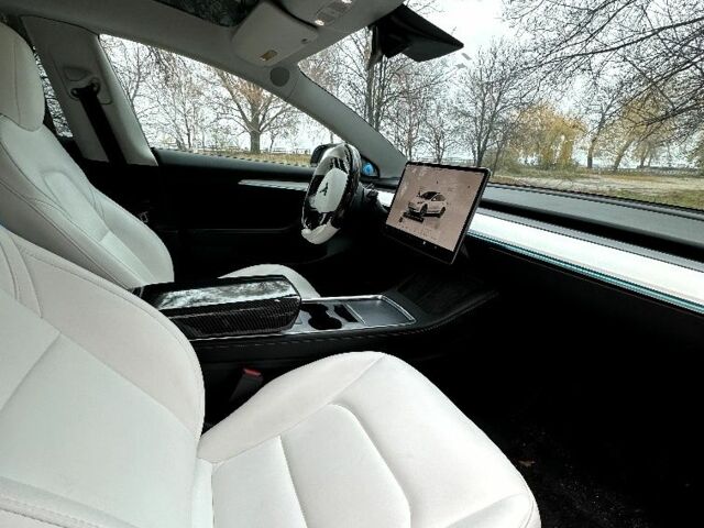 Белый Тесла Модель 3, объемом двигателя 0 л и пробегом 48 тыс. км за 25500 $, фото 6 на Automoto.ua