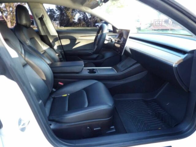 Белый Тесла Модель 3, объемом двигателя 0 л и пробегом 23 тыс. км за 18200 $, фото 7 на Automoto.ua