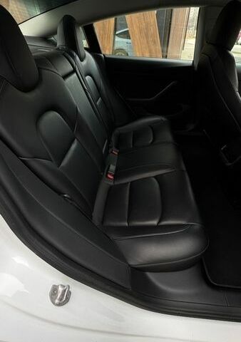 Белый Тесла Модель 3, объемом двигателя 0 л и пробегом 130 тыс. км за 18499 $, фото 47 на Automoto.ua