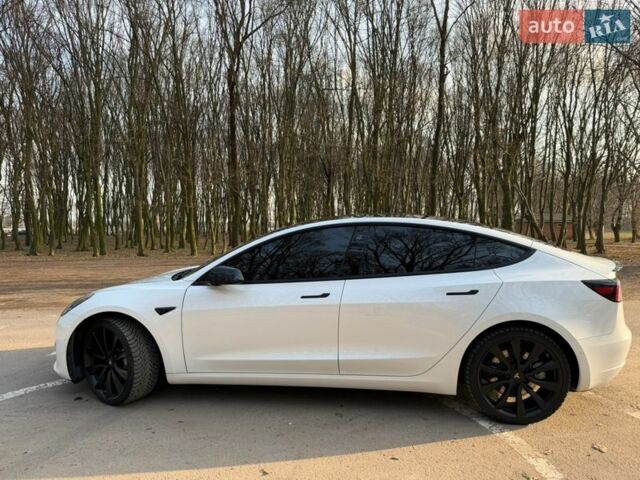 Белый Тесла Модель 3, объемом двигателя 0 л и пробегом 94 тыс. км за 21100 $, фото 11 на Automoto.ua