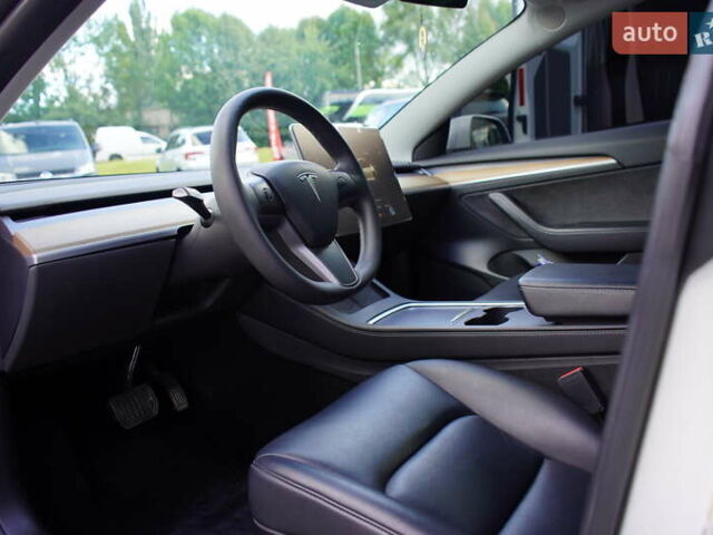 Білий Тесла Модель 3, об'ємом двигуна 0 л та пробігом 33 тис. км за 20700 $, фото 15 на Automoto.ua