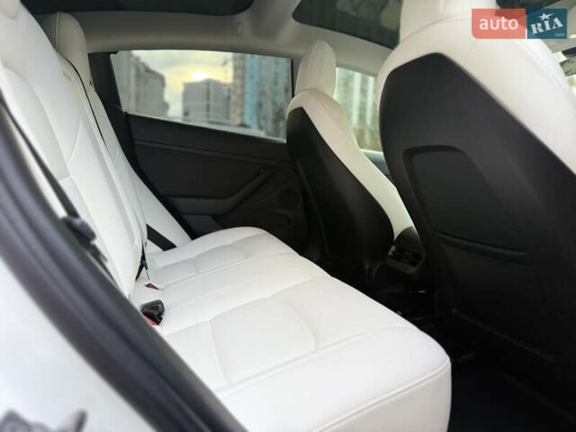 Белый Тесла Модель 3, объемом двигателя 0 л и пробегом 60 тыс. км за 22900 $, фото 8 на Automoto.ua