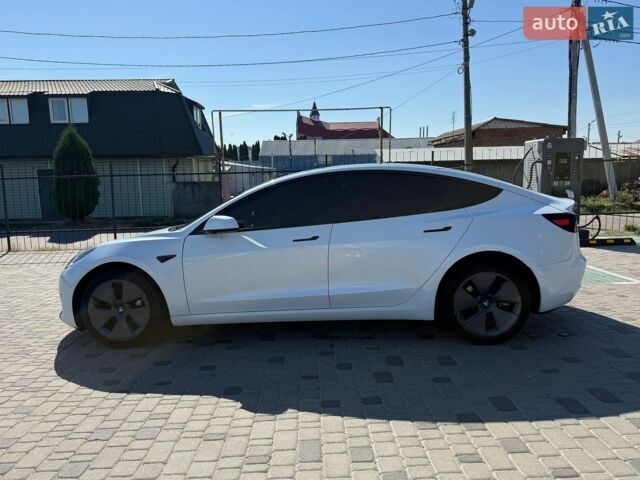 Белый Тесла Модель 3, объемом двигателя 0 л и пробегом 50 тыс. км за 22900 $, фото 3 на Automoto.ua