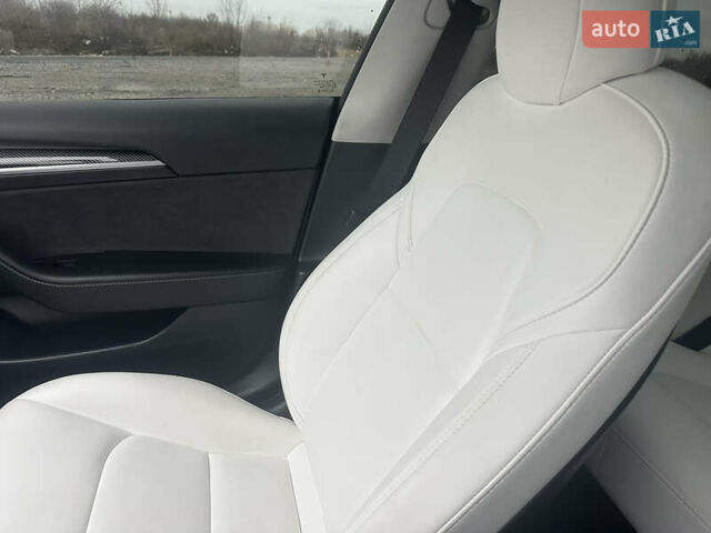 Белый Тесла Модель 3, объемом двигателя 0 л и пробегом 59 тыс. км за 22000 $, фото 26 на Automoto.ua