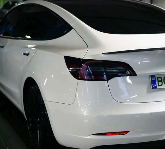 Белый Тесла Модель 3, объемом двигателя 0 л и пробегом 55 тыс. км за 22500 $, фото 3 на Automoto.ua