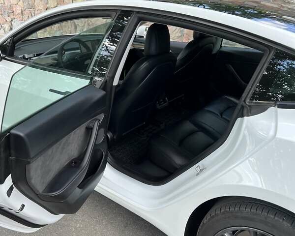 Білий Тесла Модель 3, об'ємом двигуна 0 л та пробігом 23 тис. км за 21500 $, фото 14 на Automoto.ua