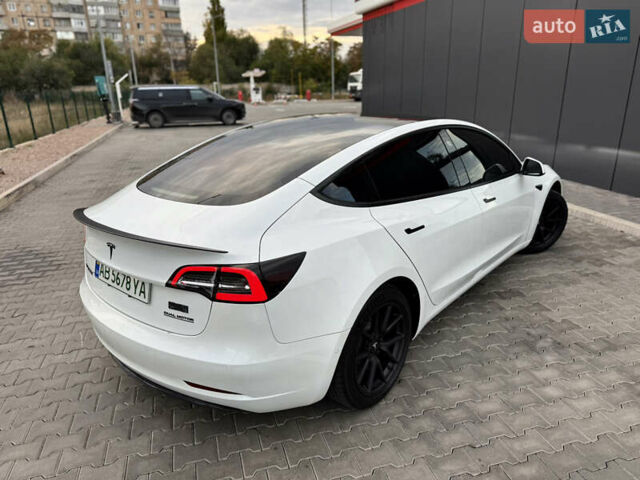 Белый Тесла Модель 3, объемом двигателя 0 л и пробегом 70 тыс. км за 22600 $, фото 16 на Automoto.ua